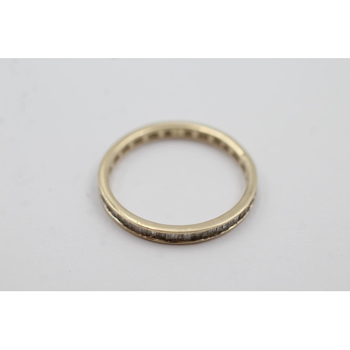 126 - 9ct gold diamond eternity ring (1.2g) Size R