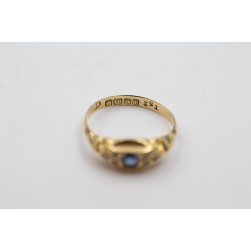 129 - 18ct gold antique diamond and sapphire ring hallmarked Birmingham, 1809 (2.5g)