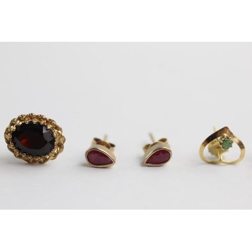 134 - 3 x 9ct gold paired gemstone earrings inc. garnet, emerald and ruby (2.9g)