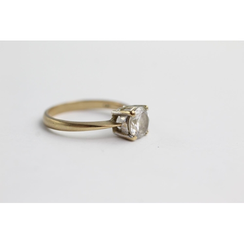 172 - 9ct gold clear gemstone solitaire ring (2.6g) Size M