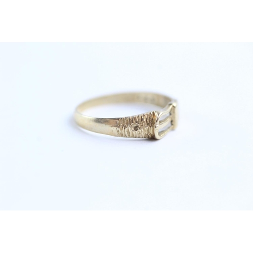 180 - 9ct gold buckle ring (1.5g) Size P