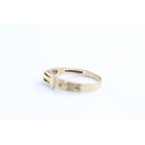 180 - 9ct gold buckle ring (1.5g) Size P