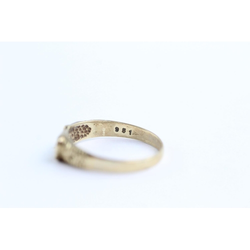 180 - 9ct gold buckle ring (1.5g) Size P