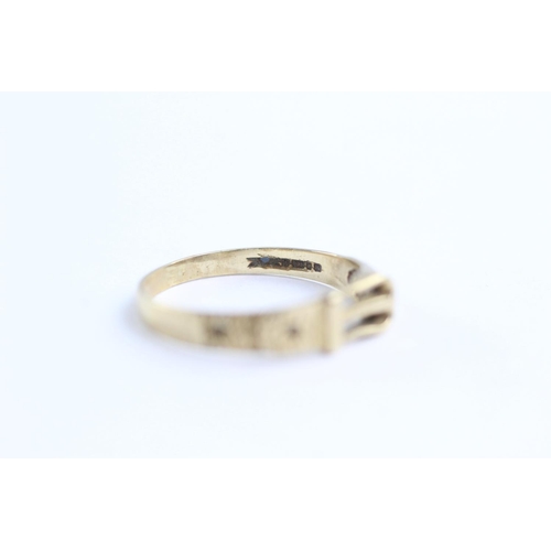 180 - 9ct gold buckle ring (1.5g) Size P