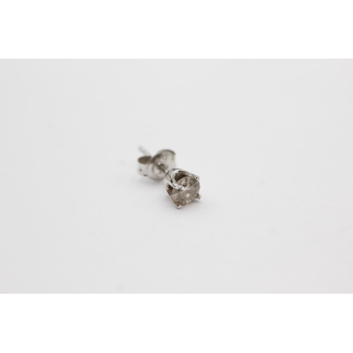 22 - 9ct white gold diamond stud earrings (0.5g)