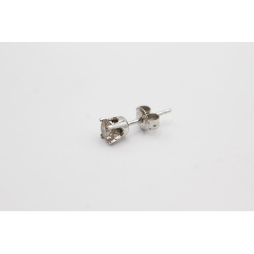 22 - 9ct white gold diamond stud earrings (0.5g)