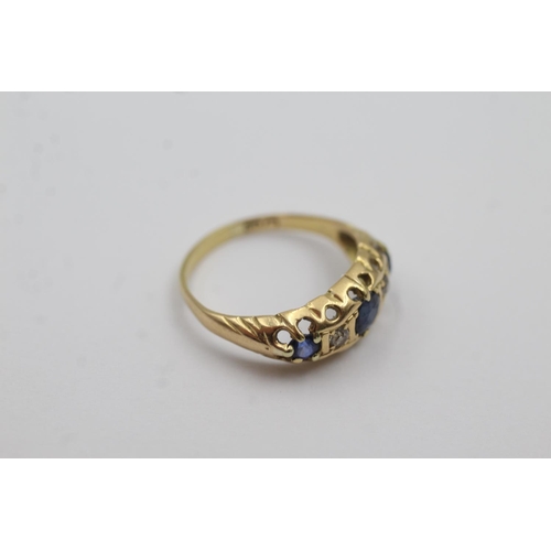 225 - 18ct gold antique diamond & sapphire gypsy ring (2.4g) Size L