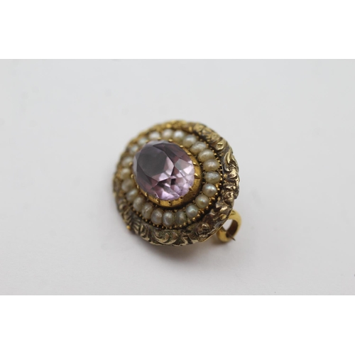 239 - 10ct gold antique amethyst and pearl set brooch (4.7g)