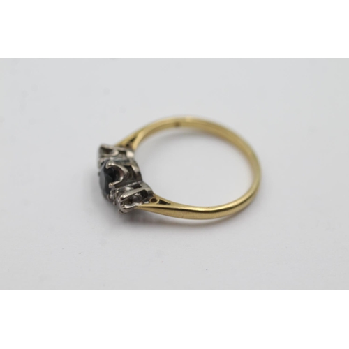 242 - 18ct gold diamond and sapphire ring (2.4g) Size L