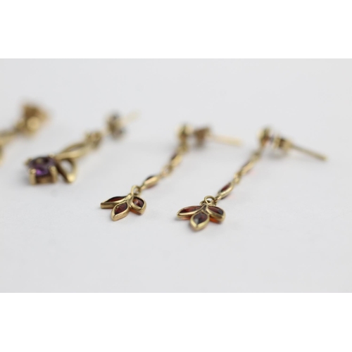 253 - 3 x 9ct gold paired gemstone earrings inc. garnet and amethyst (3.7g)