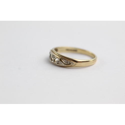 269 - 9ct gold diamond set dress ring (1.5g) Size K