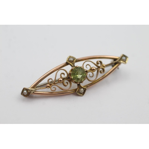 292 - 9ct gold antique peridot & pearl brooch (2.6g)