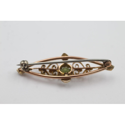 292 - 9ct gold antique peridot & pearl brooch (2.6g)