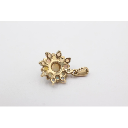 300 - 9ct gold opal cluster floral pendant (1.5g)