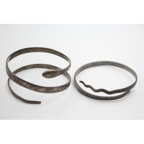 323 - 2 X Antique Silver Snake Bangles (78g)