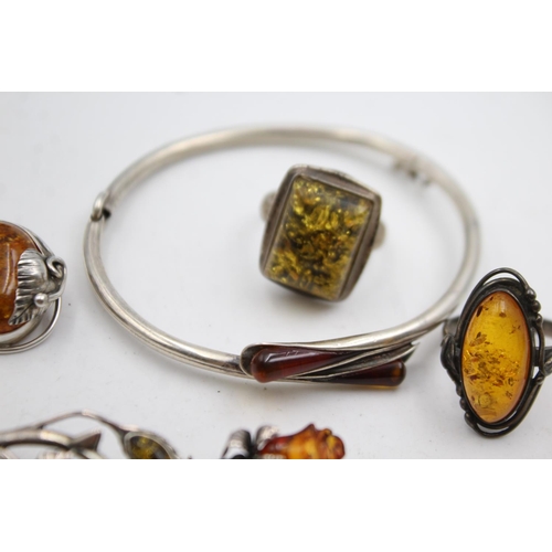 342 - 5 X Vintage Silver Foliate Amber Jewellery (43g)