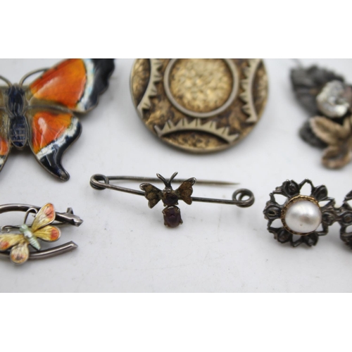 348 - 5 X Antique Sterling Silver Brooches Inc. Enamel (37g)