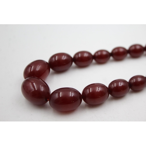 360 - Early Plastic Cherry Bakelite Graduated Necklace (47g)