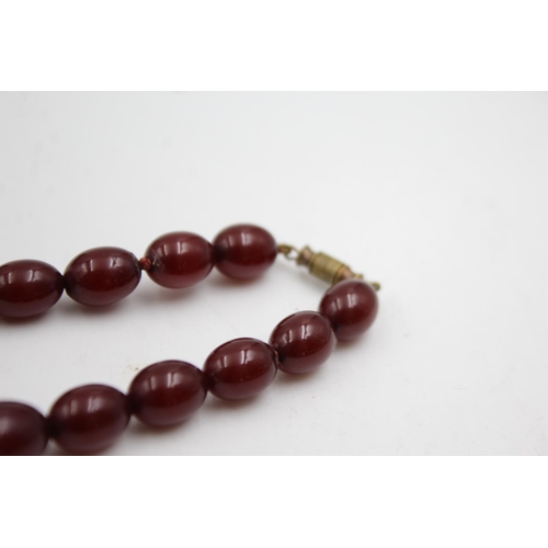 360 - Early Plastic Cherry Bakelite Graduated Necklace (47g)