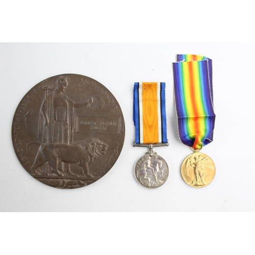 388 - WW1 Death Plaque w/ Medal Pair To Ernest Arthur Knight, Palace Letter, Folder