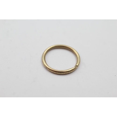 4 - 10ct gold antique split ring (0.9g)