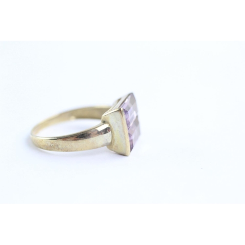 40 - 9ct gold amethyst fronted ring (3g) Size N