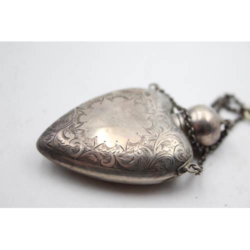 419 - Antique Hallmarked 1901 Chester STERLING SILVER Heart Shaped Scent Bottle (39g)