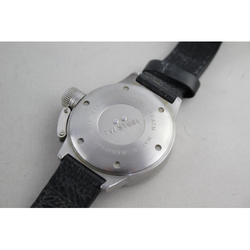 454 - Gents T.W. STEEL Quality Large Case WRISTWATCH Quartz WORKING Ref. TW622