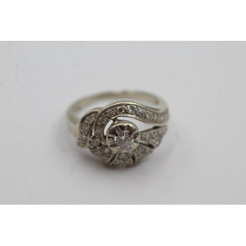 46 - 14ct white gold diamond dress ring (4.6g) Size L