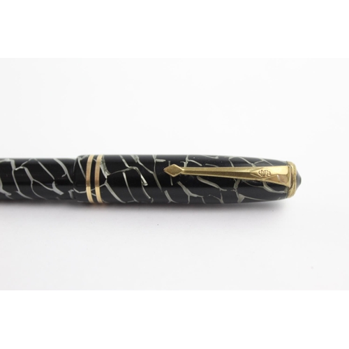 471 - Vintage CONWAY STEWART 24 Black FOUNTAIN PEN w/ 14ct Gold Nib WRITING