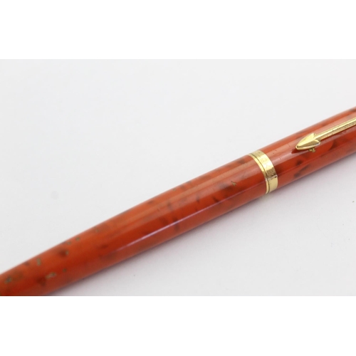 484 - Vintage PARKER 75 Orange Lacquer FOUNTAIN PEN w/ 14ct Gold Nib WRITING