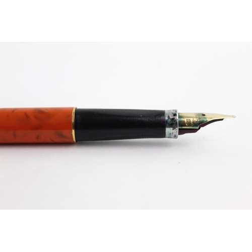 484 - Vintage PARKER 75 Orange Lacquer FOUNTAIN PEN w/ 14ct Gold Nib WRITING