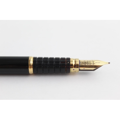 488 - WATERMAN Black Lacquer FOUNTAIN PEN w/ 18ct Gold Nib WRITING