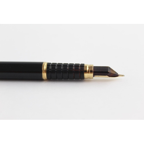 488 - WATERMAN Black Lacquer FOUNTAIN PEN w/ 18ct Gold Nib WRITING