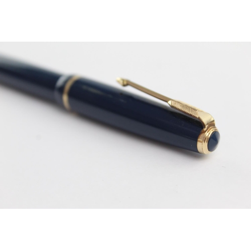 493 - Vintage PARKER Victory Navy FOUNTAIN PEN w/ 14ct Gold Nib WRITING