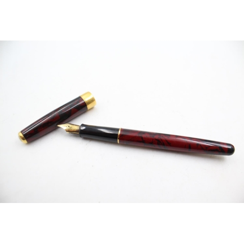 495 - PARKER Sonnet Burgundy Lacquer FOUNTAIN PEN w/ 18ct Gold Nib WRITING