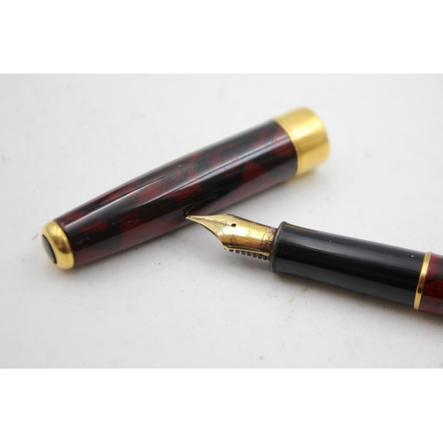 495 - PARKER Sonnet Burgundy Lacquer FOUNTAIN PEN w/ 18ct Gold Nib WRITING