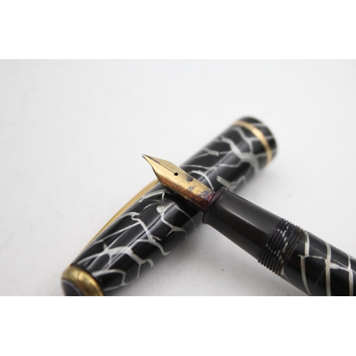 509 - Vintage CONWAY STEWART 28 Black FOUNTAIN PEN w/ 14ct Gold Nib WRITING