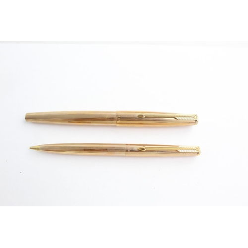 519 - Vintage PARKER 61 Rolled Gold FOUNTAIN PEN w/ Gold Plate Nib, Pencil, Box Etc