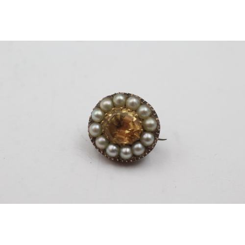 52 - 6ct gold antique topaz & pearl brooch (2.9g)