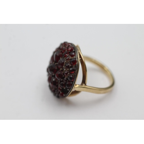 60 - 9ct gold bohemian garnet ring (7.2g) Size I