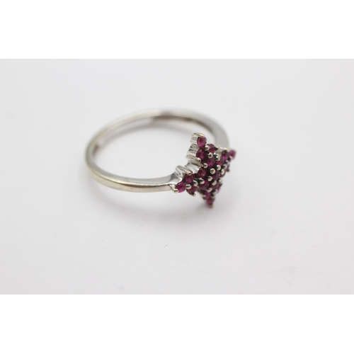 64 - 9ct gold ruby dress ring (2.7g) Size O