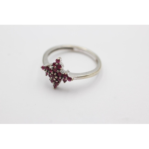 64 - 9ct gold ruby dress ring (2.7g) Size O