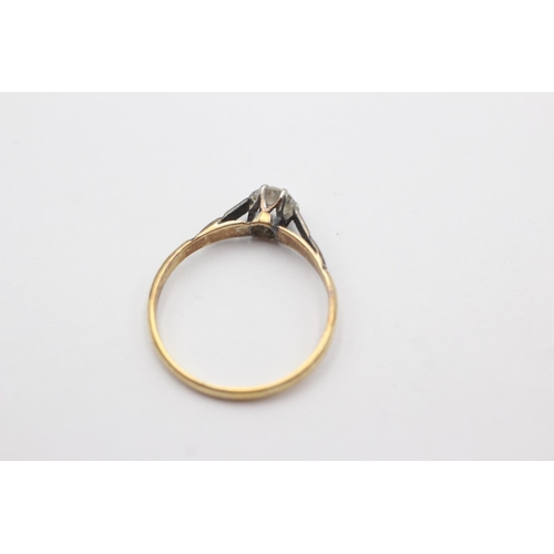 77 - 14ct gold & silver diamond ring (1.6g) Size P