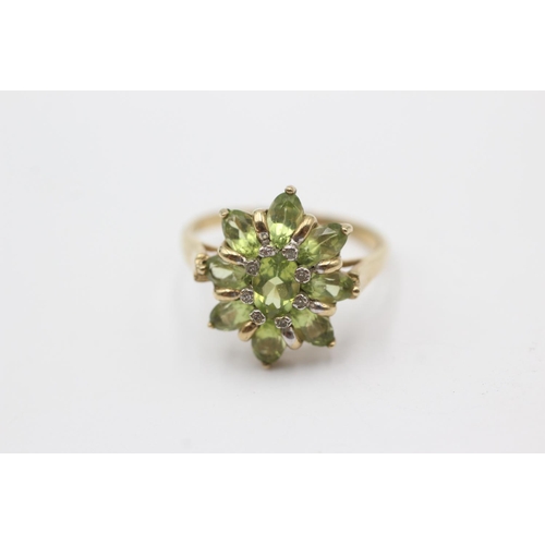 8 - 9ct gold diamond & peridot floral set ring (3.1g) Size P