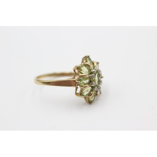 8 - 9ct gold diamond & peridot floral set ring (3.1g) Size P