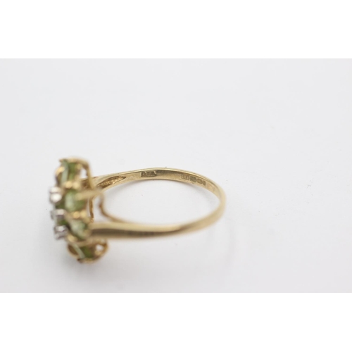 8 - 9ct gold diamond & peridot floral set ring (3.1g) Size P