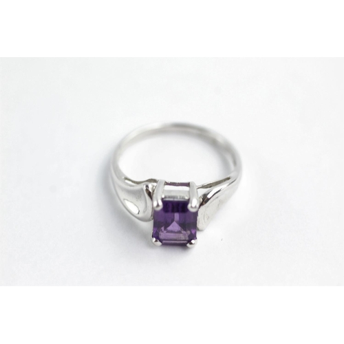 91 - 9ct white gold amethyst ring (2.5g) Size O