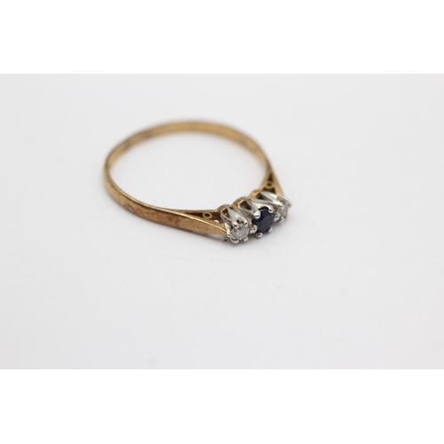 97 - 9ct gold sapphire & fronted ring (1.3g) Size P