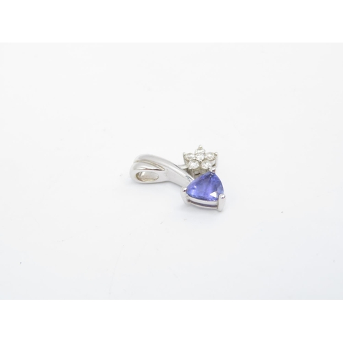 236 - 18ct white gold diamond & tanzanite pendant (2g)